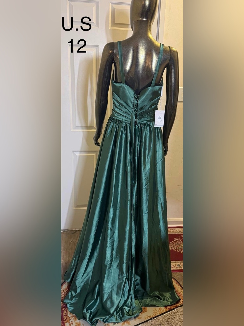 Elegant Emerald Green Satin Evening Dress